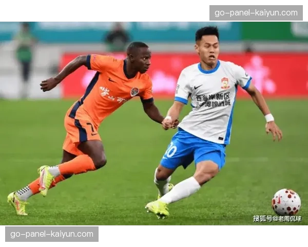 青岛同城德比0-0互交白卷，双方防守稳健难破僵局